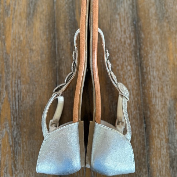 Antonia Melani Women’s Silver Embellished Flat Sandals Size 9.5 - Picture 7 of 10